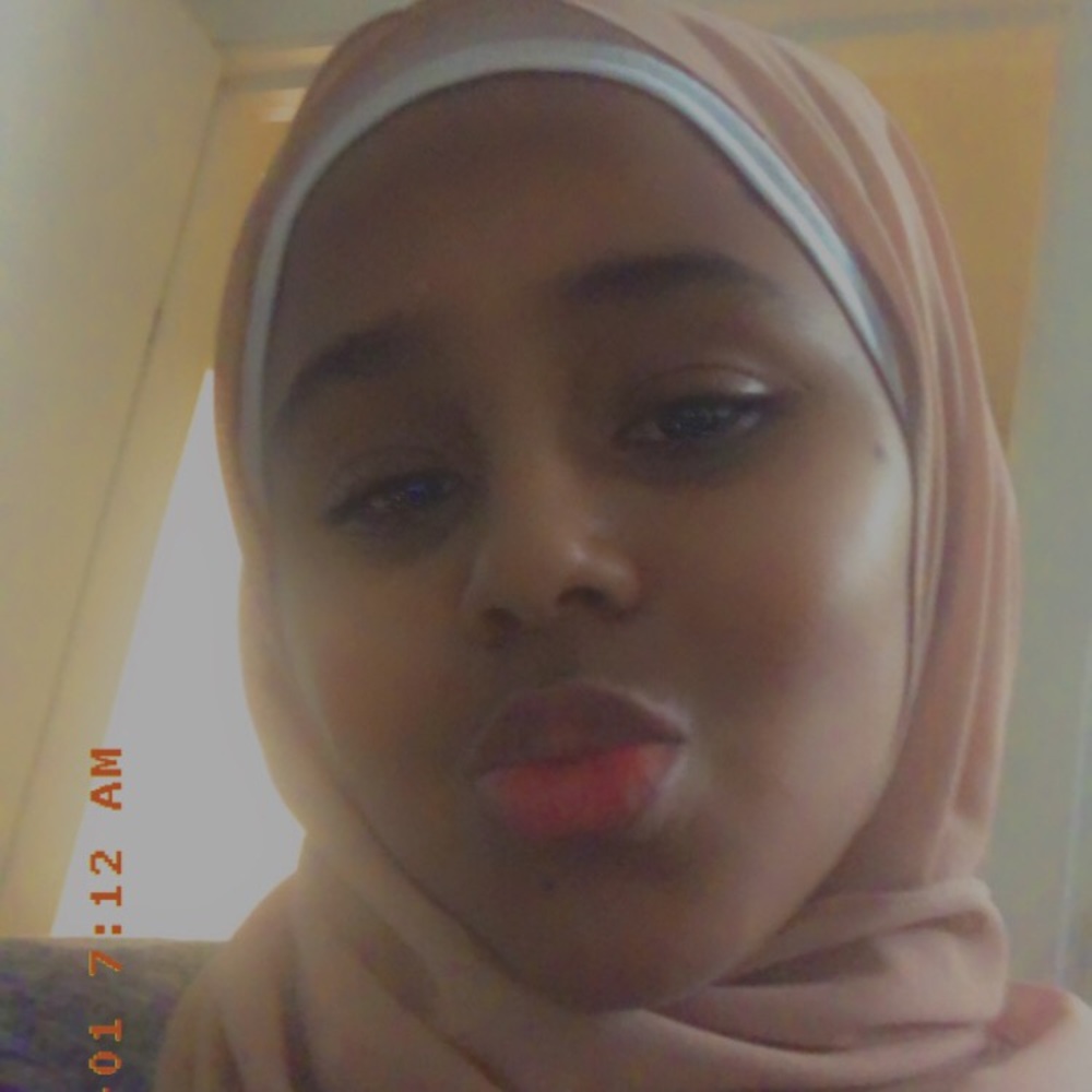 Meet your Posher, Amina